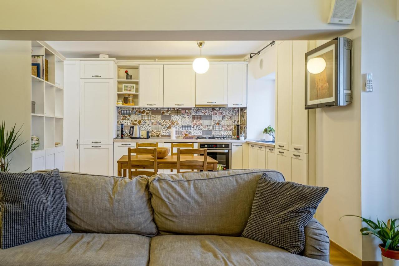 Visit Romana Square Apt. - Metro Apartament